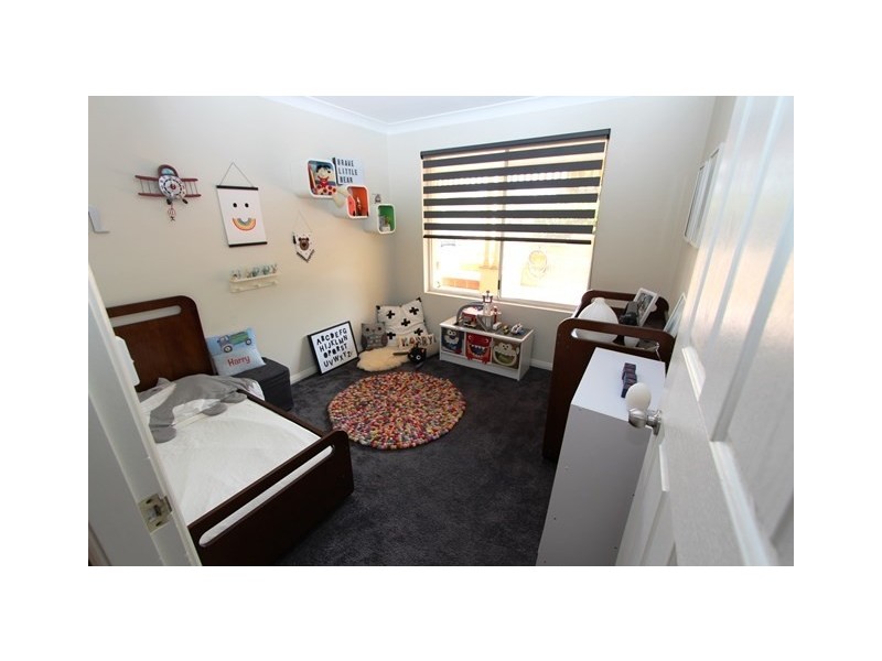 9 Cuthbert Crescent, Edensor Park NSW 2176