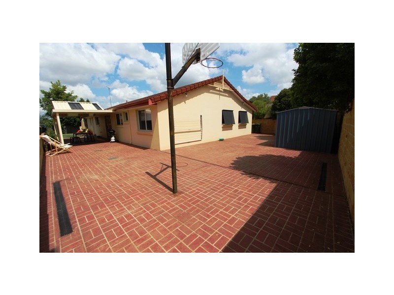 9 Cuthbert Crescent, Edensor Park NSW 2176