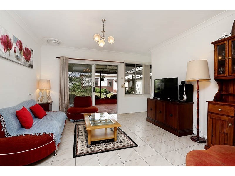 137 Neville Street, Smithfield NSW 2164