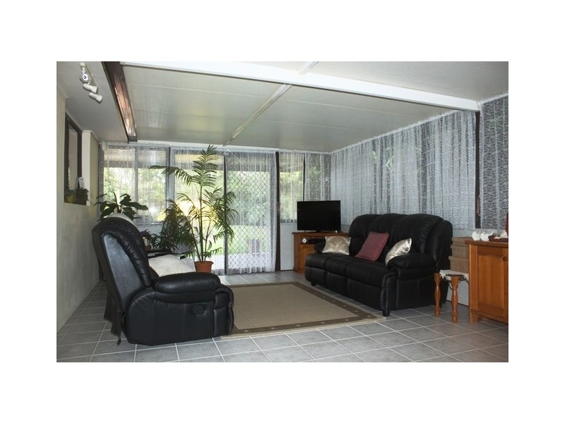 4 Dark Close, Edensor Park NSW 2176