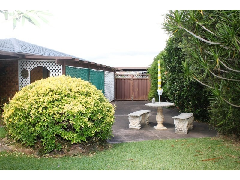 4 Dark Close, Edensor Park NSW 2176