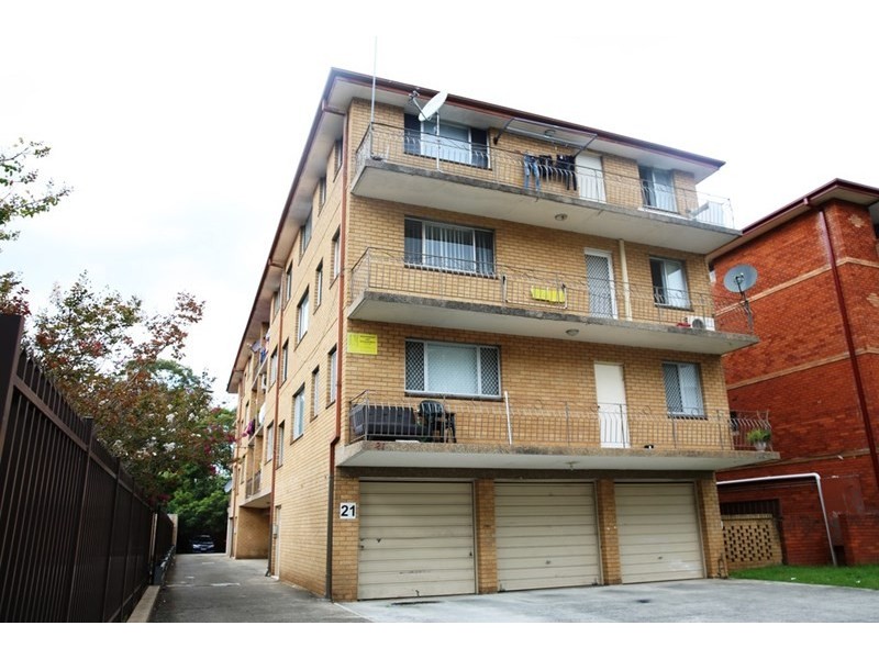 10/21 York Street, Fairfield NSW 2165