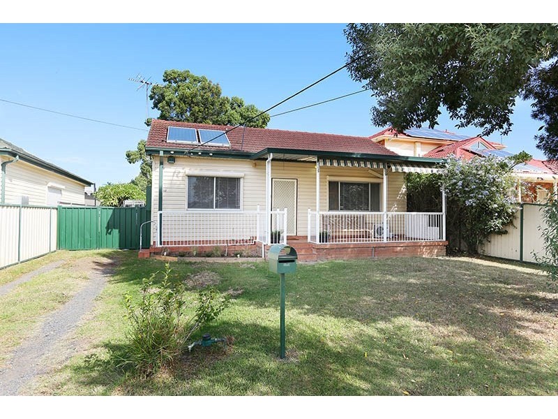 52 Chifley Street, Smithfield NSW 2164