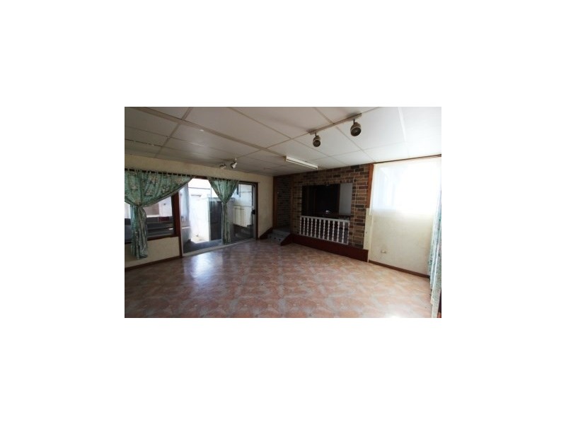 247 Hamilton Road, Fairfield West NSW 2165