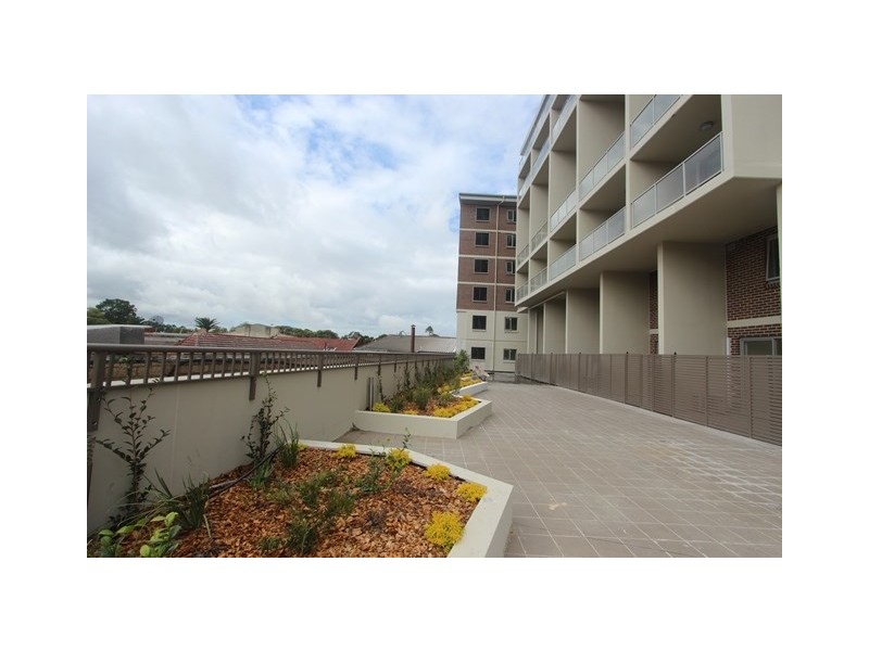 438/17-21 The Crescent, Fairfield NSW 2165