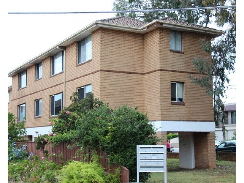 2/84 Sackville Street, Fairfield NSW 2165