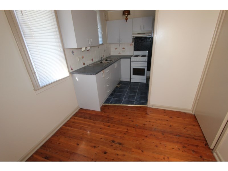 11 Leichhardt Avenue, Fairfield West NSW 2165