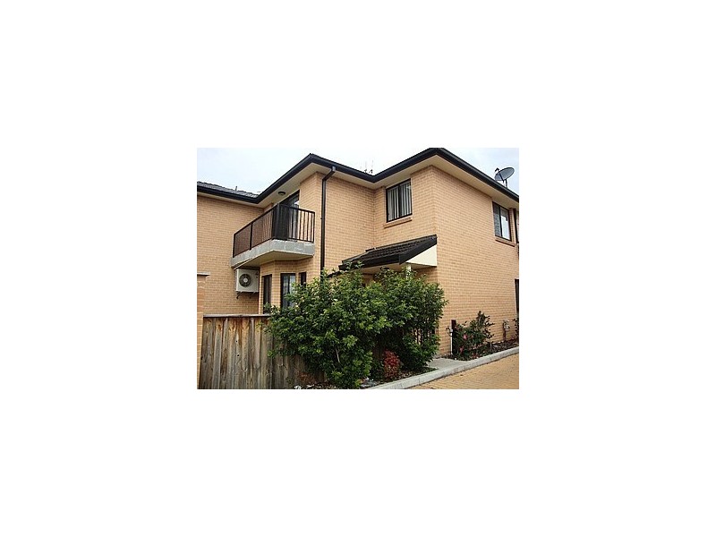 2/40 Ingham Drive, Casula NSW 2170