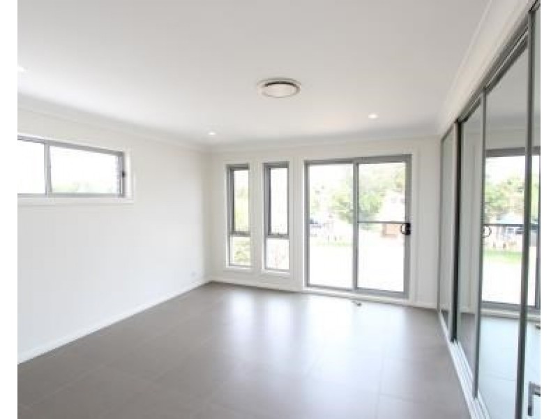 5 Foxlow Street, Canley Heights NSW 2166