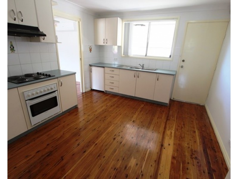 38 Glenfern Crescent, Bossley Park NSW 2176