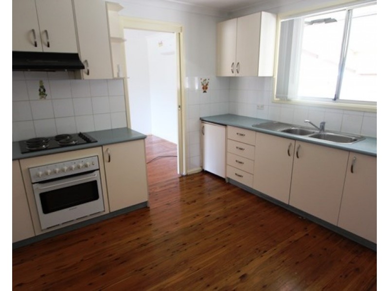 38 Glenfern Crescent, Bossley Park NSW 2176