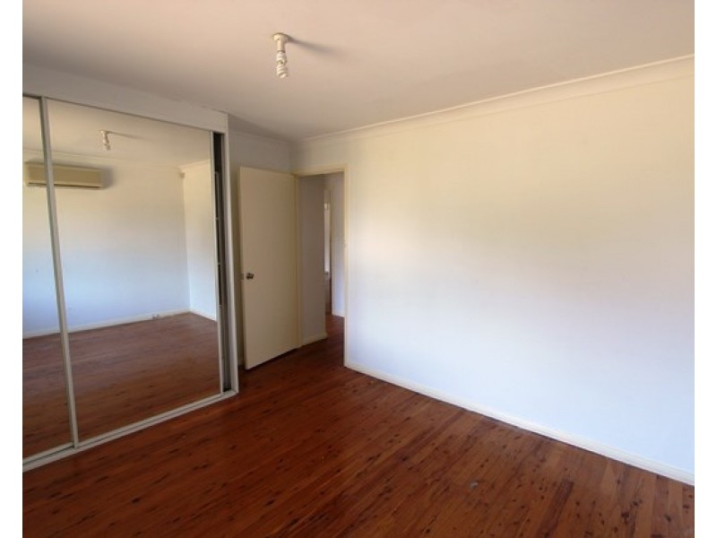 38 Glenfern Crescent, Bossley Park NSW 2176