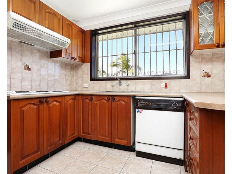 2 Casanda Avenue, Smithfield NSW 2164