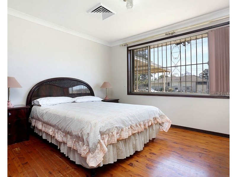 2 Casanda Avenue, Smithfield NSW 2164