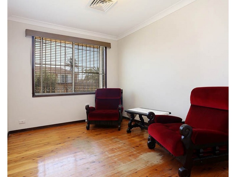 2 Casanda Avenue, Smithfield NSW 2164