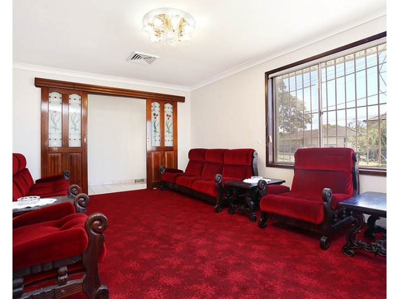 2 Casanda Avenue, Smithfield NSW 2164