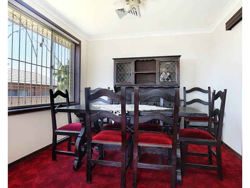 2 Casanda Avenue, Smithfield NSW 2164