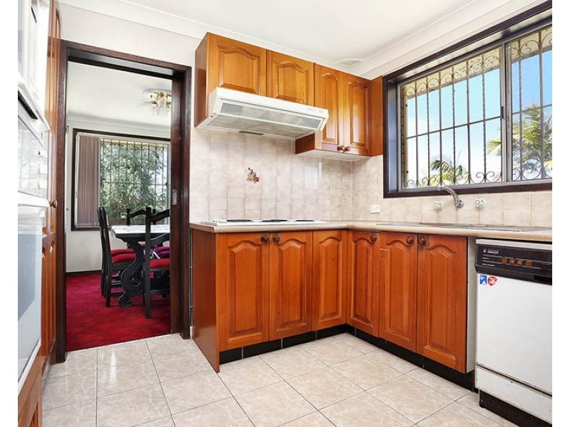 2 Casanda Avenue, Smithfield NSW 2164