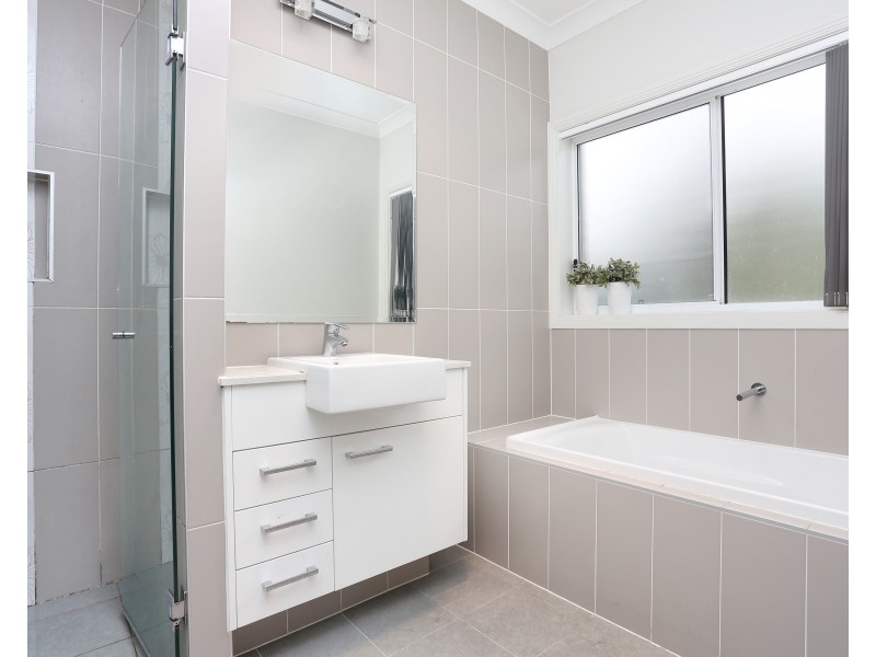 37 Willowbank Crescent, Canley Vale NSW 2166