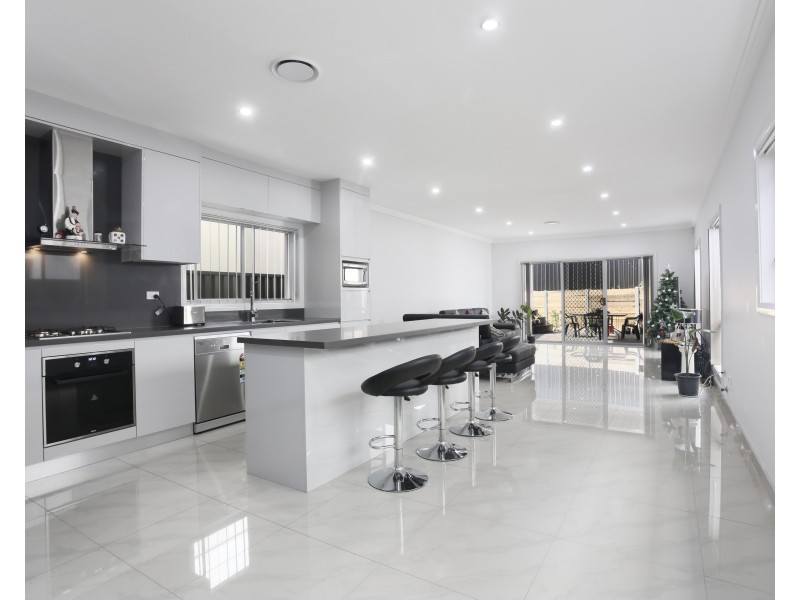 33a Evans Street, Fairfield Heights NSW 2165