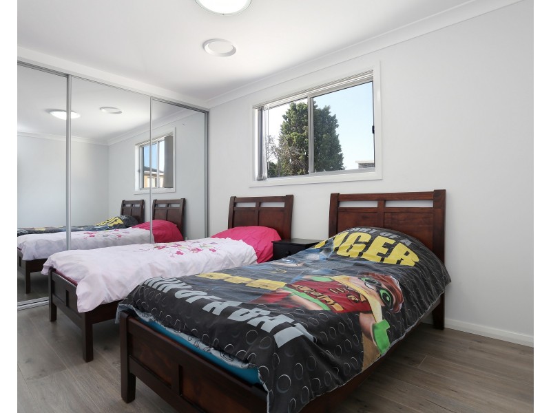 33a Evans Street, Fairfield Heights NSW 2165