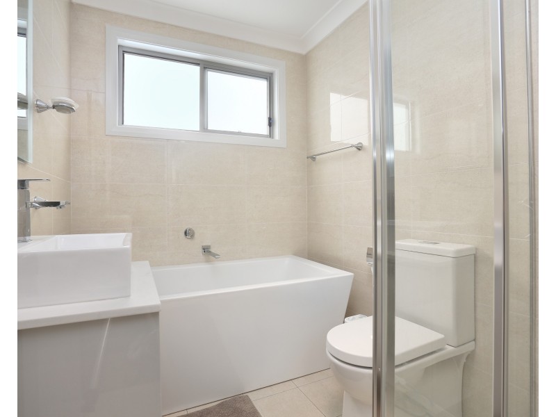 33a Evans Street, Fairfield Heights NSW 2165