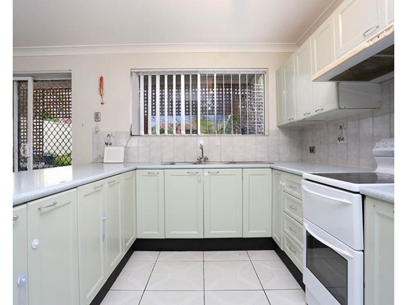 17 Tumut Place, Bossley Park NSW 2176