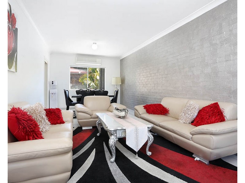 17 Tumut Place, Bossley Park NSW 2176