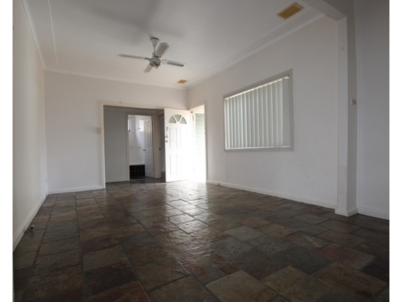 310 The Boulevarde, Smithfield NSW 2164