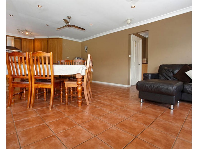 Edensor Park NSW 2176