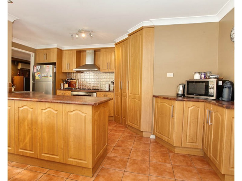 Edensor Park NSW 2176