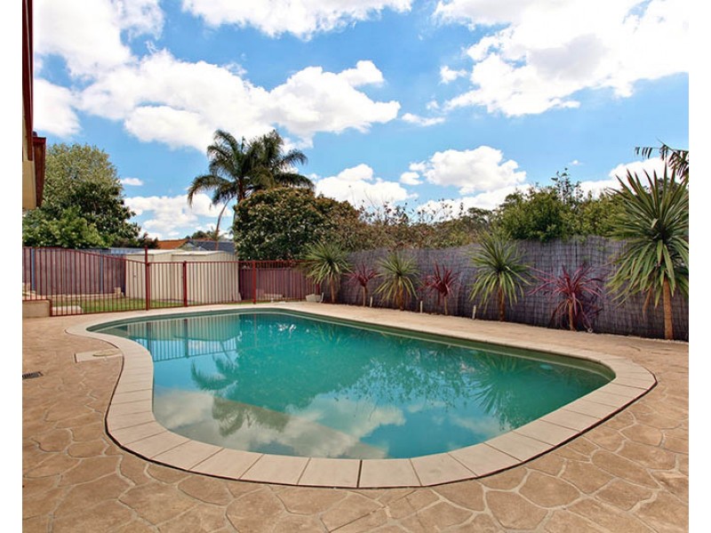 Edensor Park NSW 2176