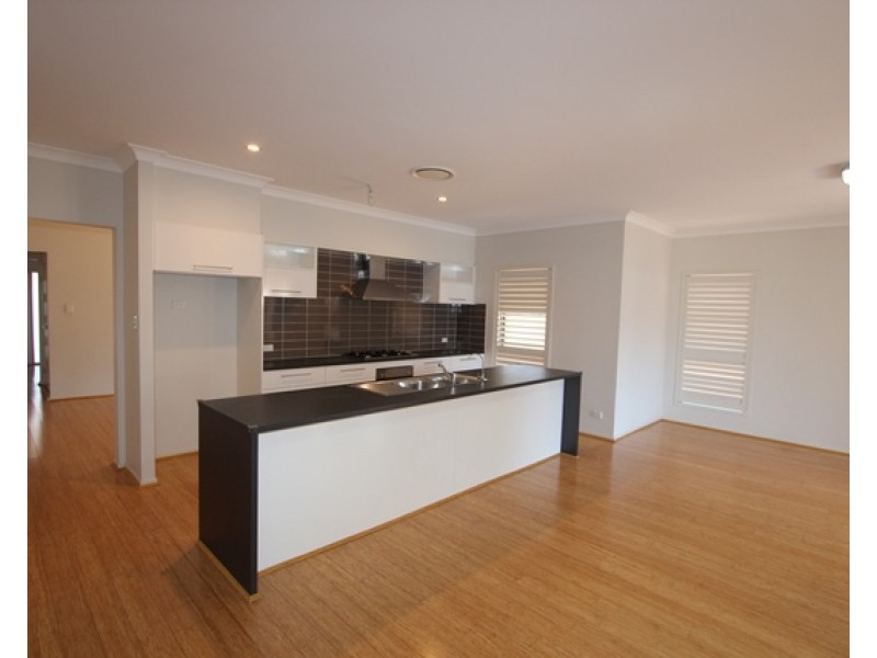 33 Brunswick Crescent, St Johns Park NSW 2176