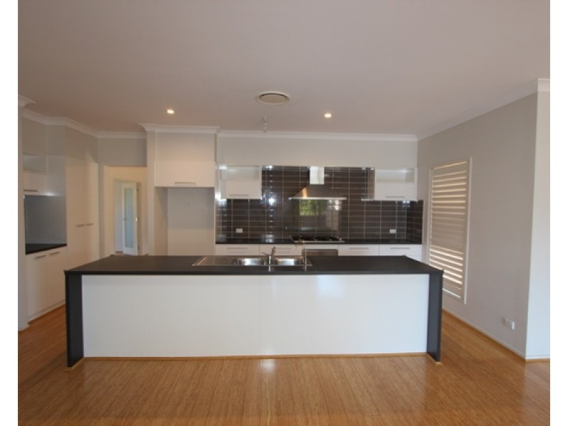 33 Brunswick Crescent, St Johns Park NSW 2176