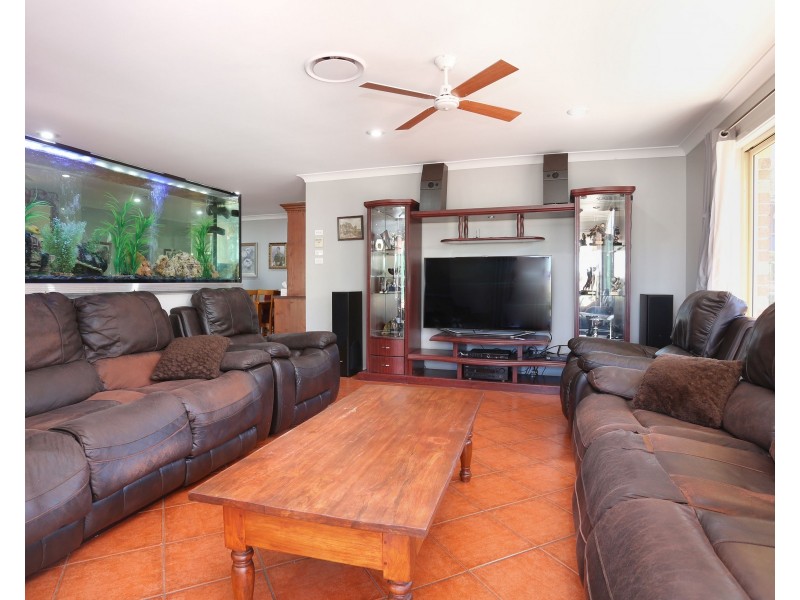 2 Medcalfe Place, Edensor Park NSW 2176