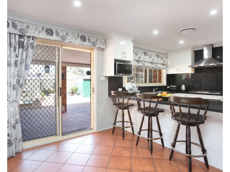 2 Medcalfe Place, Edensor Park NSW 2176