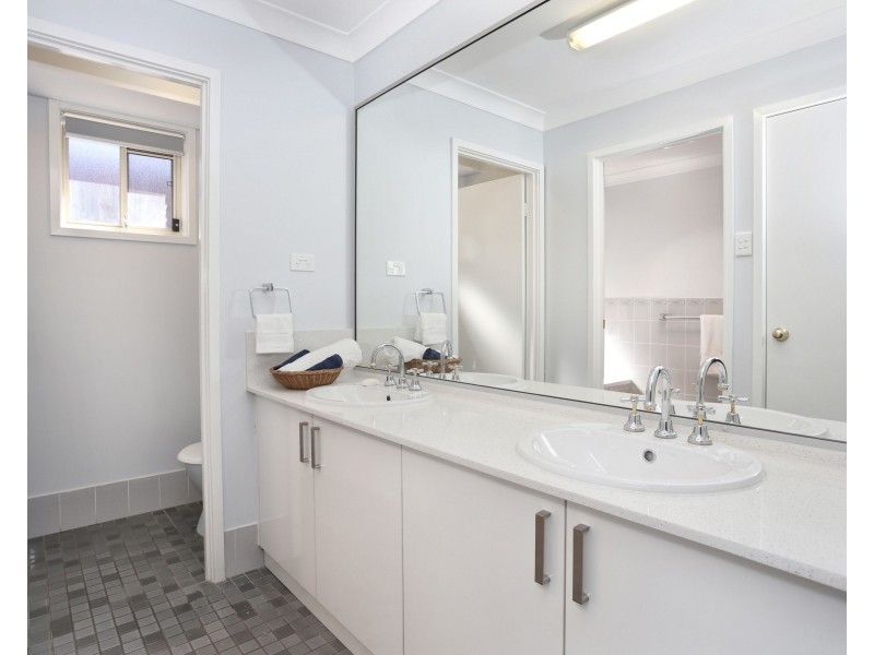 2 Medcalfe Place, Edensor Park NSW 2176