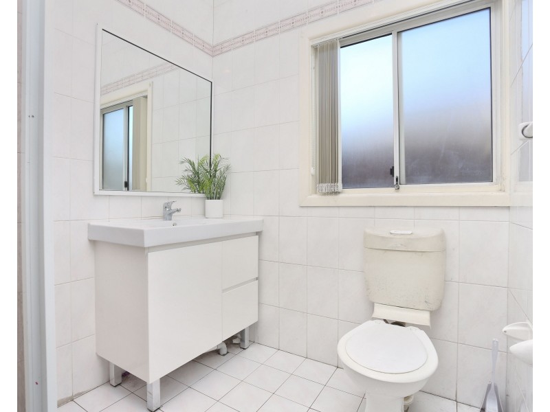 4 Thorney Road, Fairfield West NSW 2165