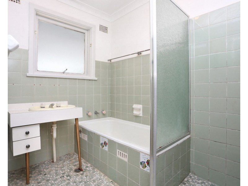 3 Jasmine Crescent, Cabramatta West NSW 2166