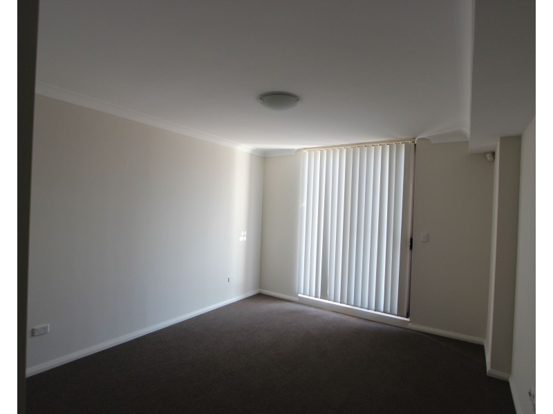 2/84 Tasman Parade, Fairfield West NSW 2165