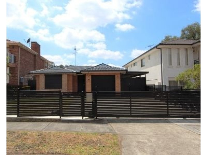 20 Lord Howe Drive, Green Valley NSW 2168