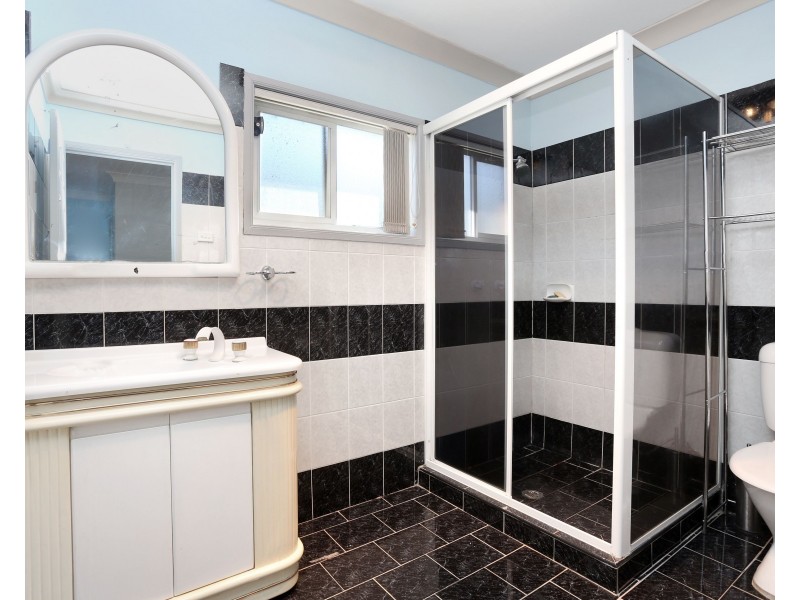 31 Boronia Road, Bossley Park NSW 2176