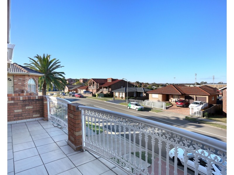 31 Boronia Road, Bossley Park NSW 2176