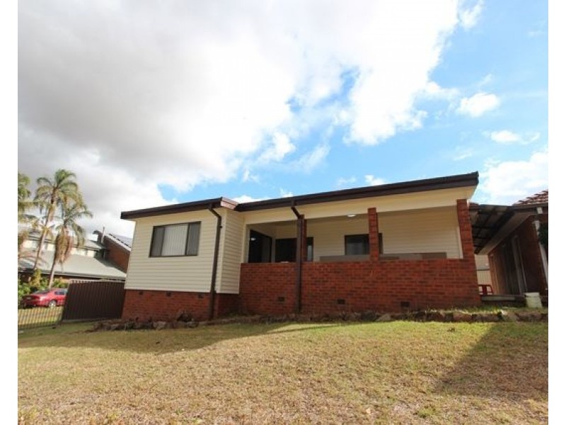 9 Parr Close, Bossley Park NSW 2176