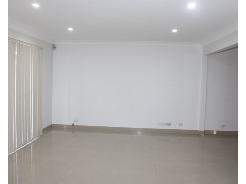 11 Monaro Close, Bossley Park NSW 2176