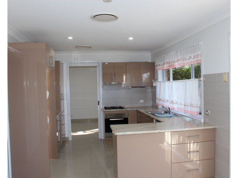 11 Monaro Close, Bossley Park NSW 2176