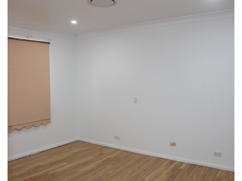 11 Monaro Close, Bossley Park NSW 2176