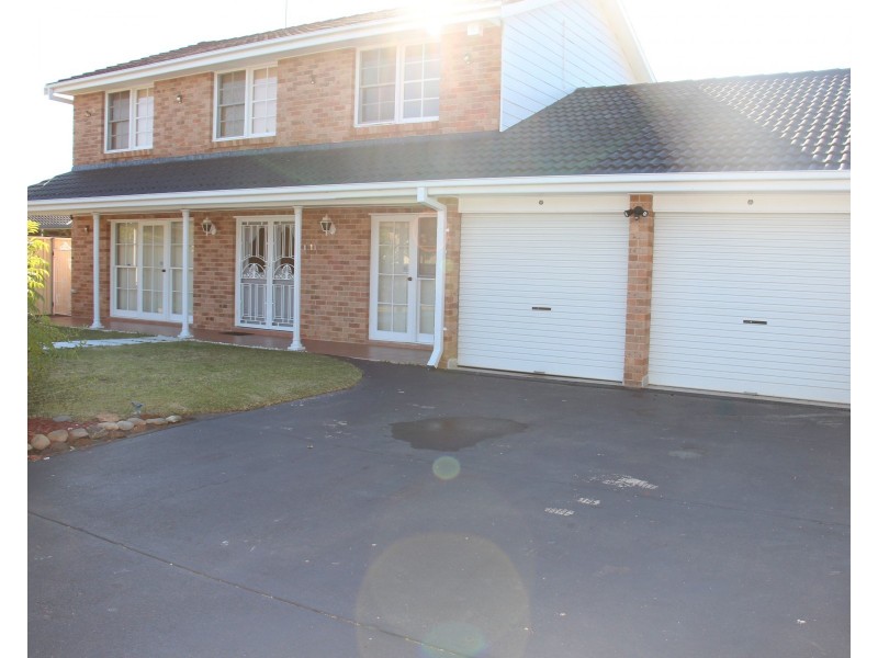 11 Monaro Close, Bossley Park NSW 2176