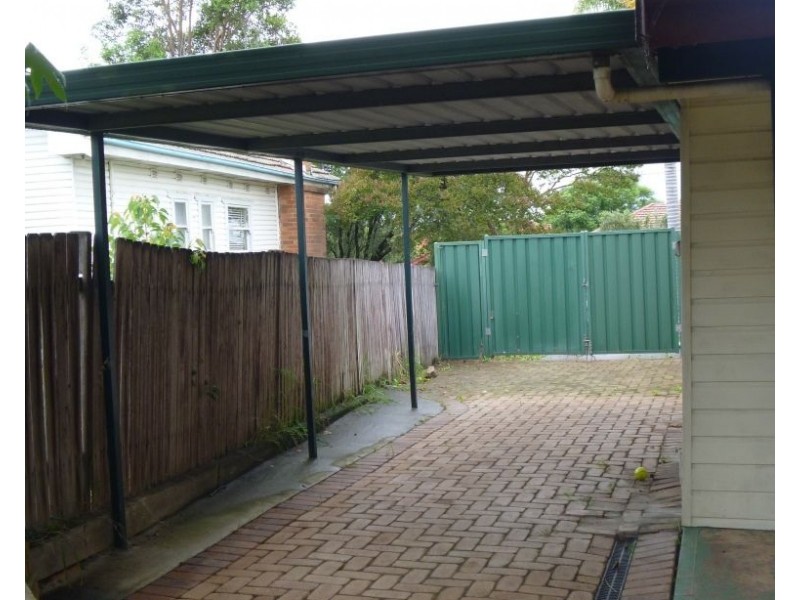 Fairfield West NSW 2165