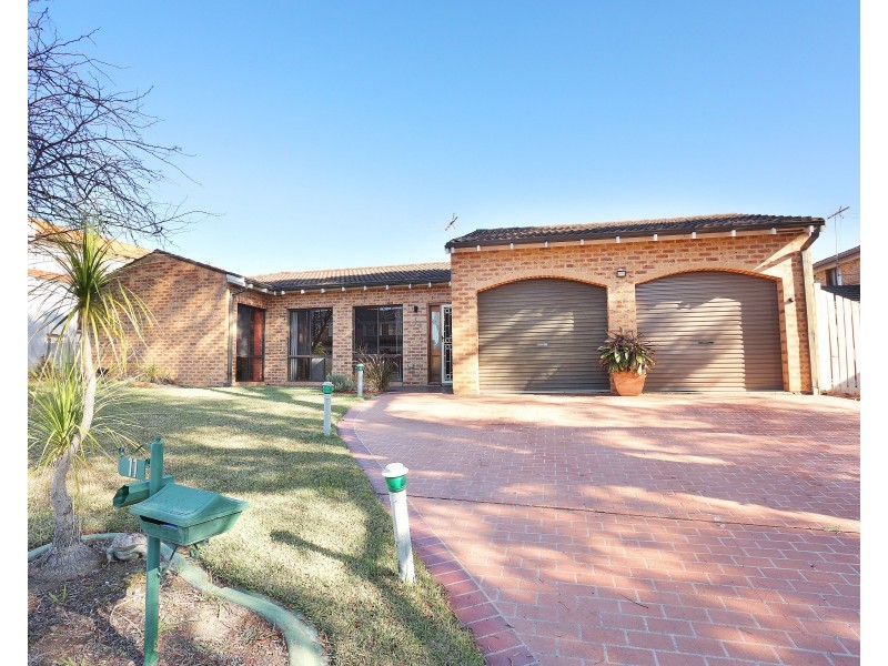 11 Jarrah Place, Bossley Park NSW 2176